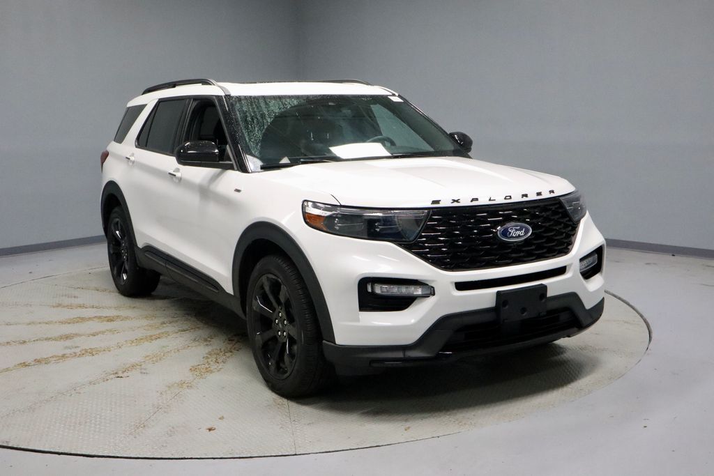 2023 FORD Explorer