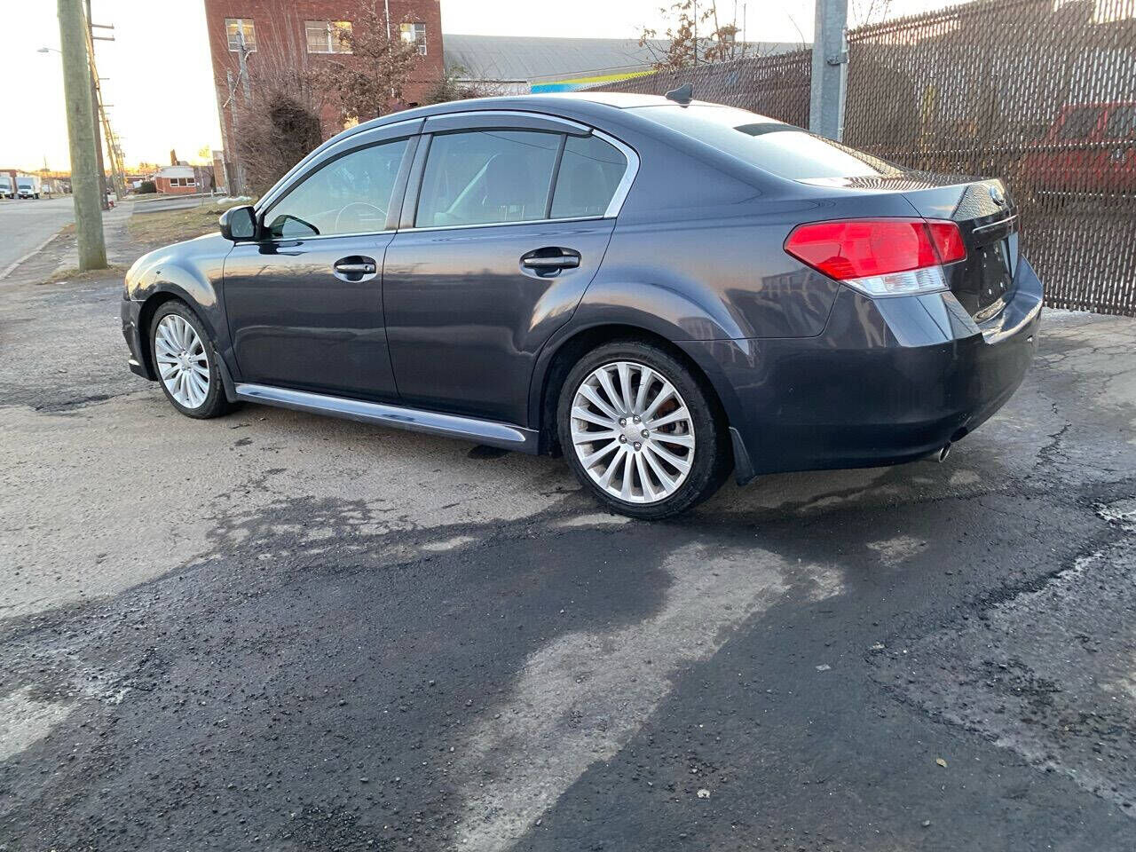 2011 SUBARU Legacy