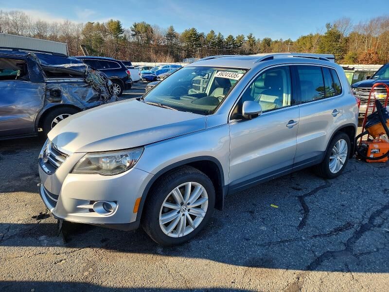 2011 VOLKSWAGEN Tiguan
