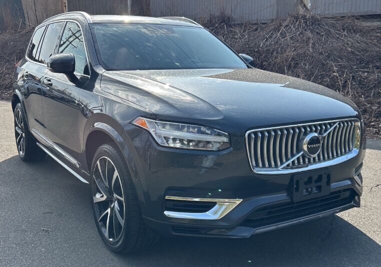 2022 VOLVO XC90