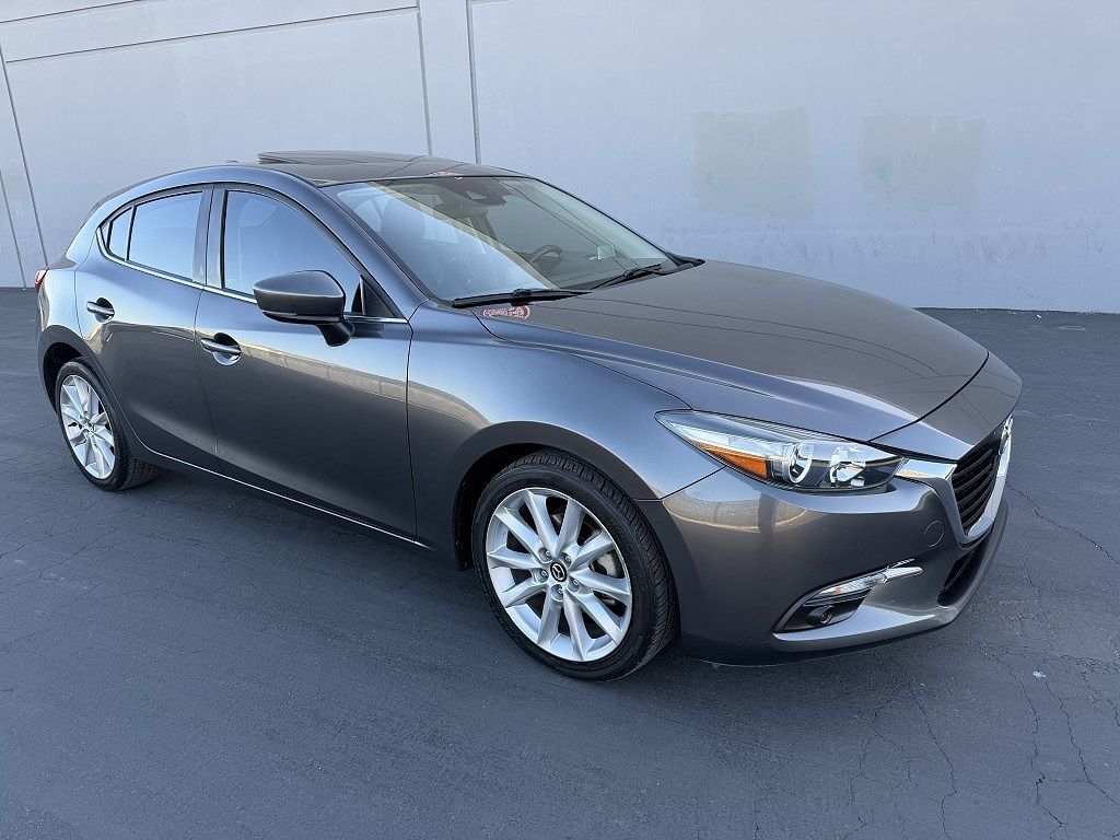 2017 MAZDA Mazda3