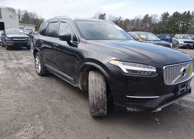 2017 VOLVO XC90