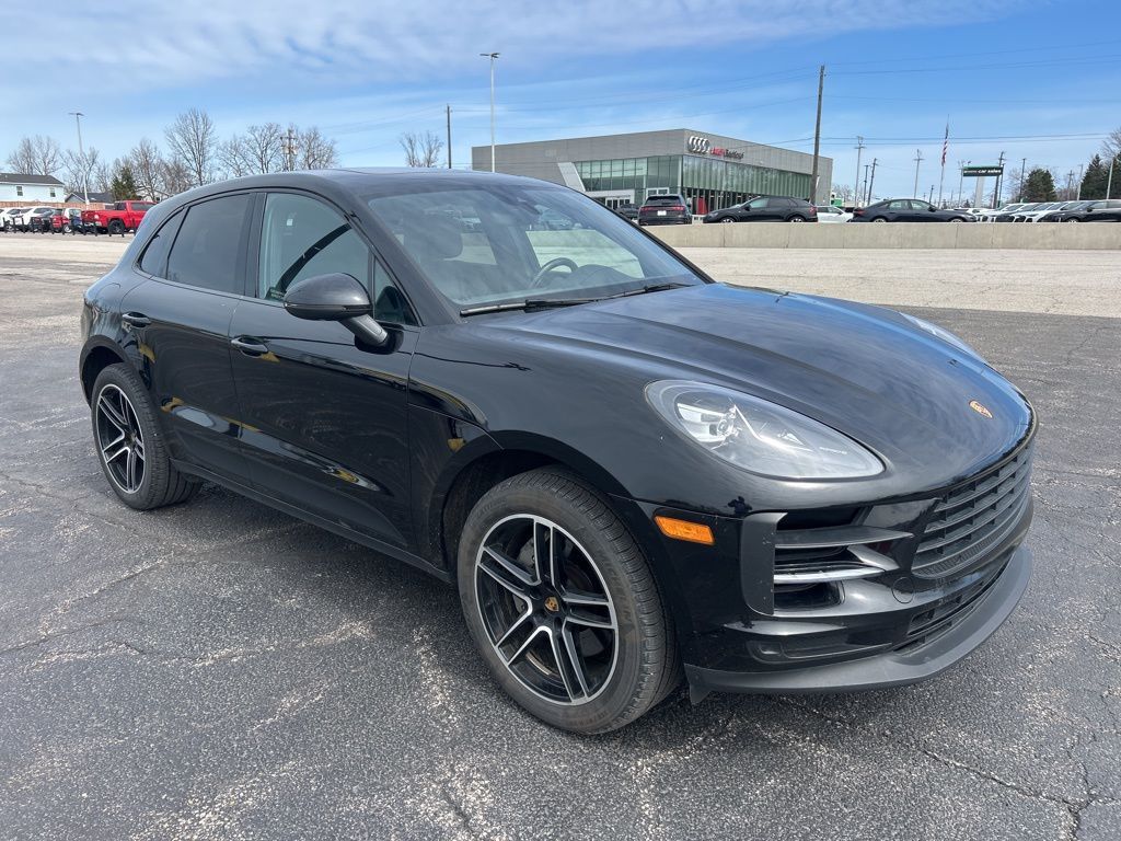 2020 PORSCHE Macan