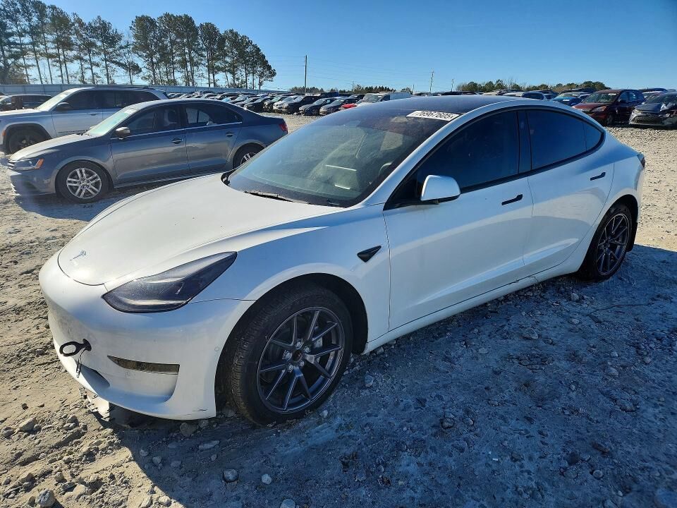 2022 TESLA Model 3