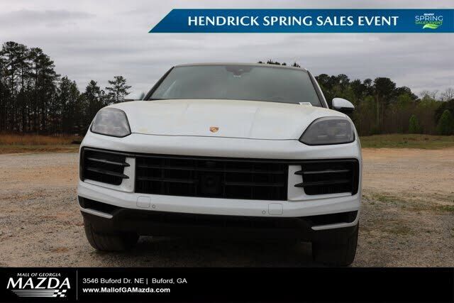 2024 PORSCHE Cayenne