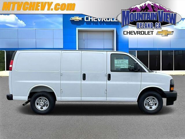 2026 CHEVROLET Express