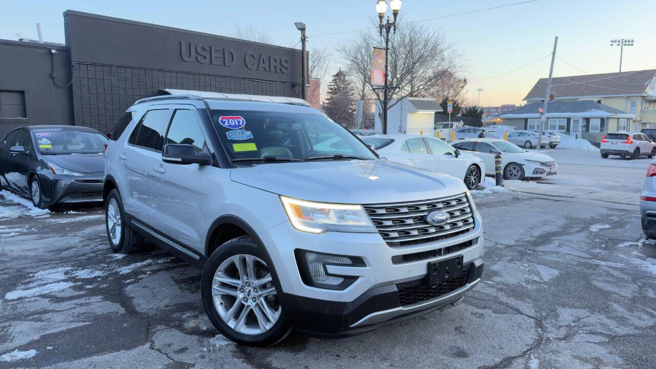 2017 FORD Explorer
