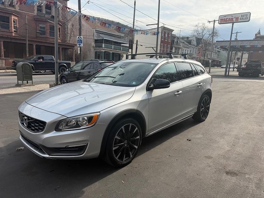 2016 VOLVO V60CC