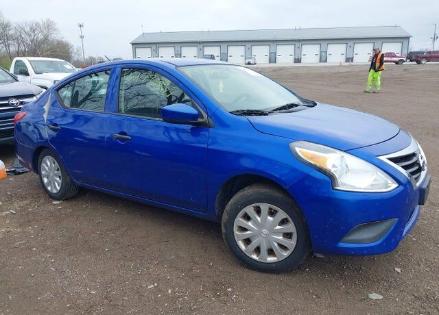 2016 NISSAN Versa