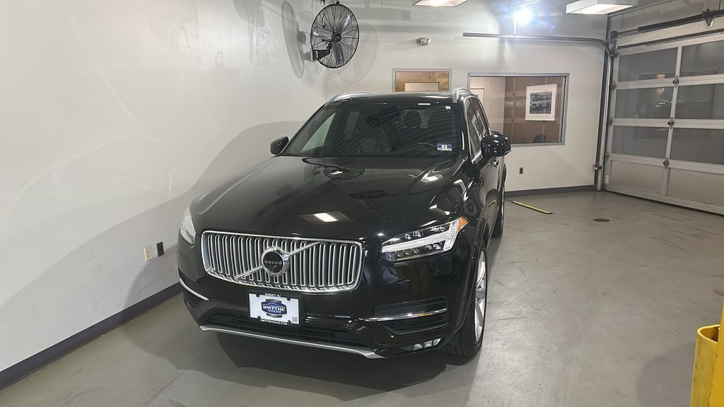 2017 VOLVO XC90