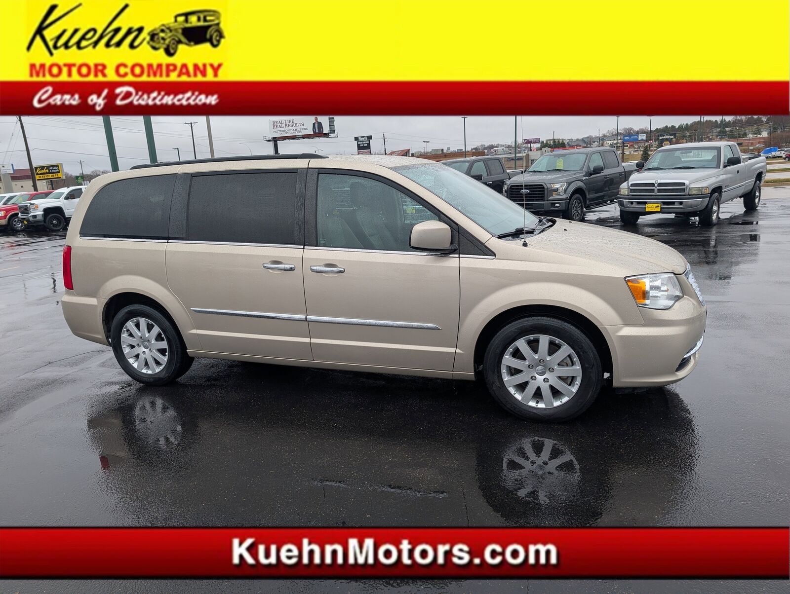 2016 CHRYSLER Town and Country