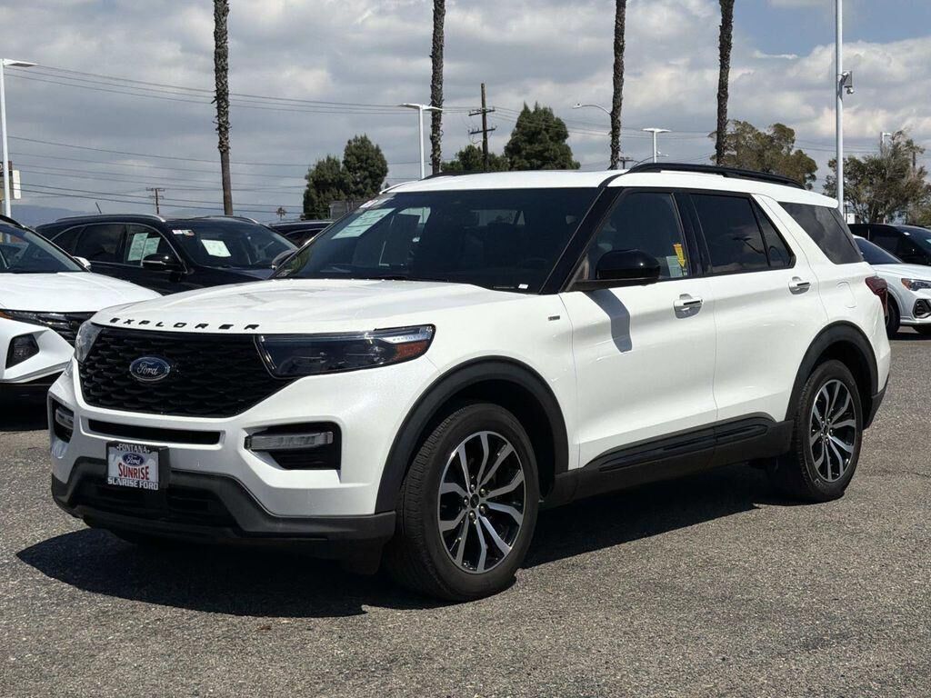 2023 FORD Explorer