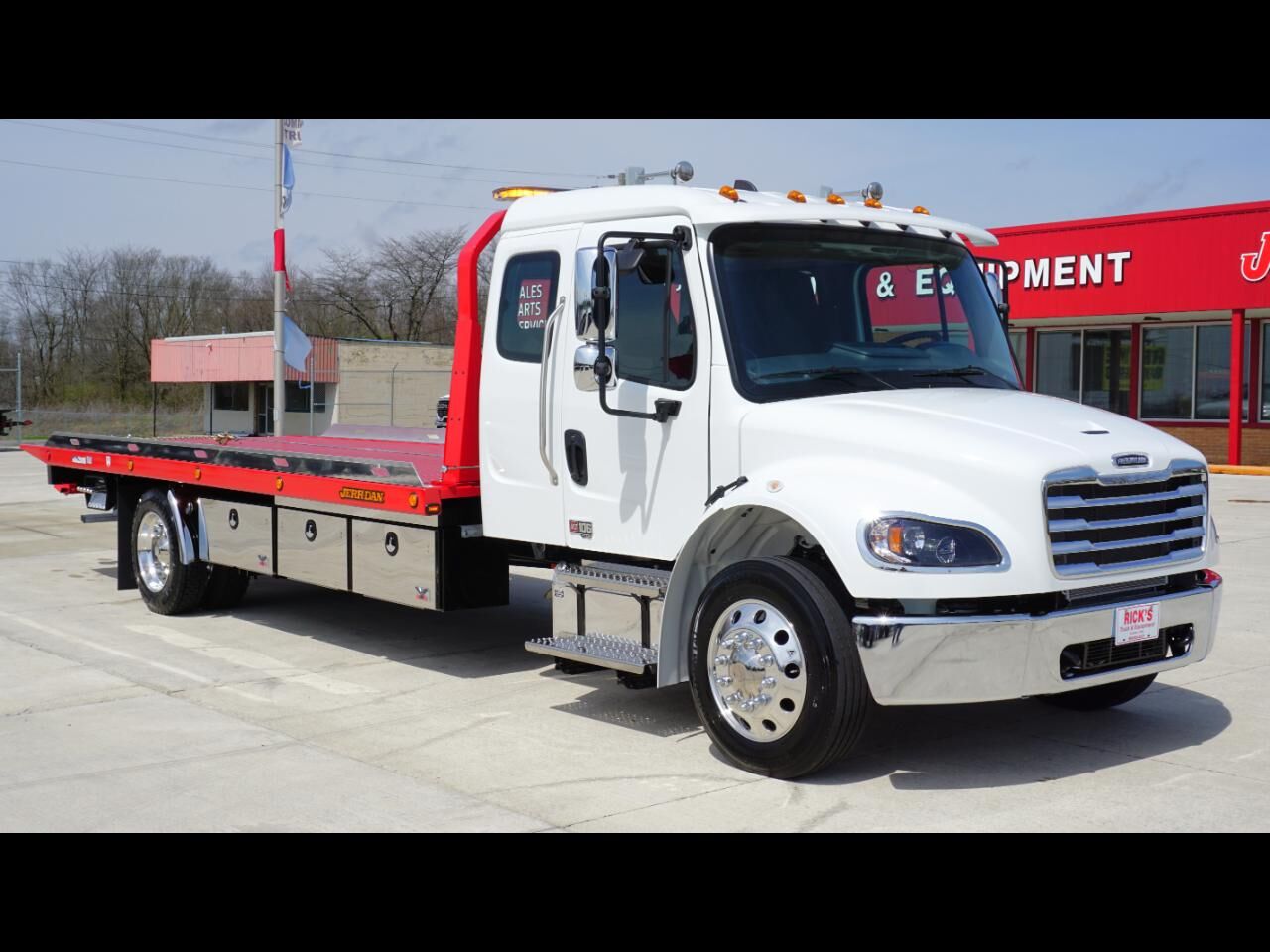 2026 FREIGHTLINER M2