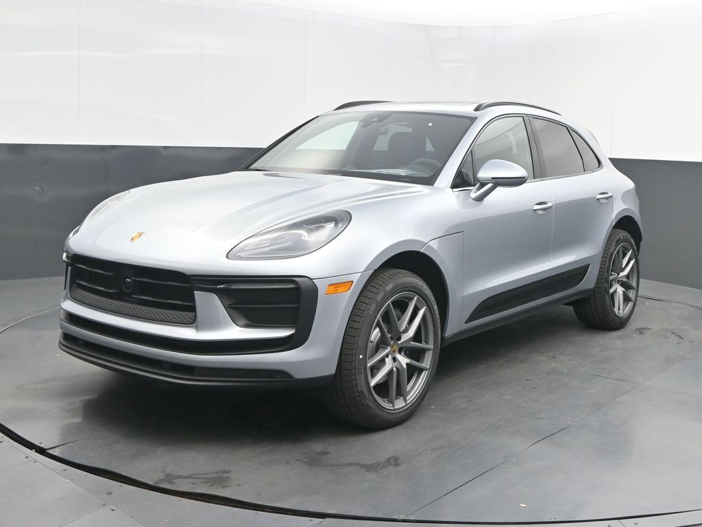 2026 PORSCHE Macan
