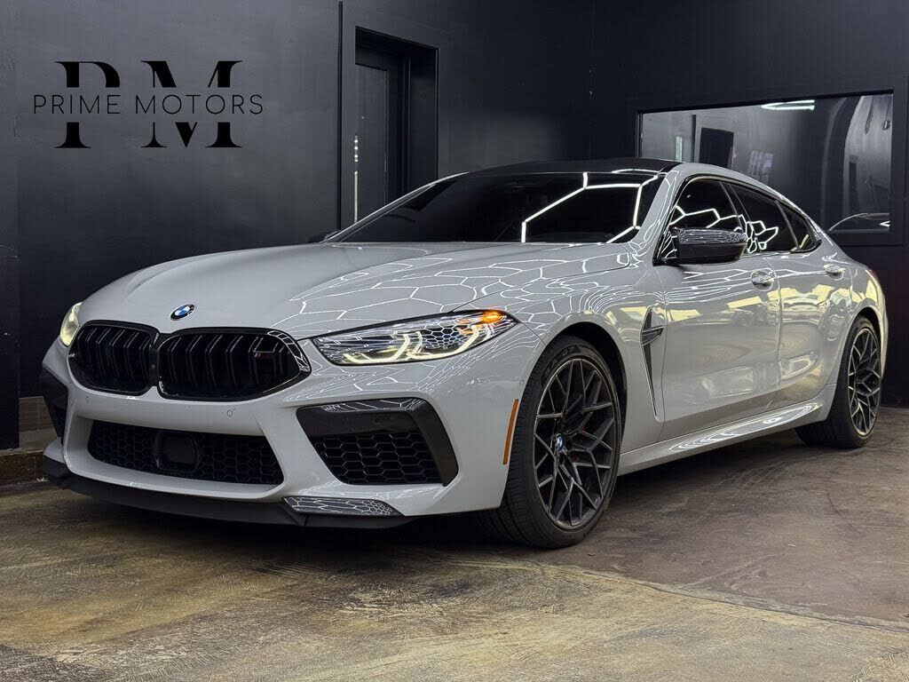 2022 BMW M8