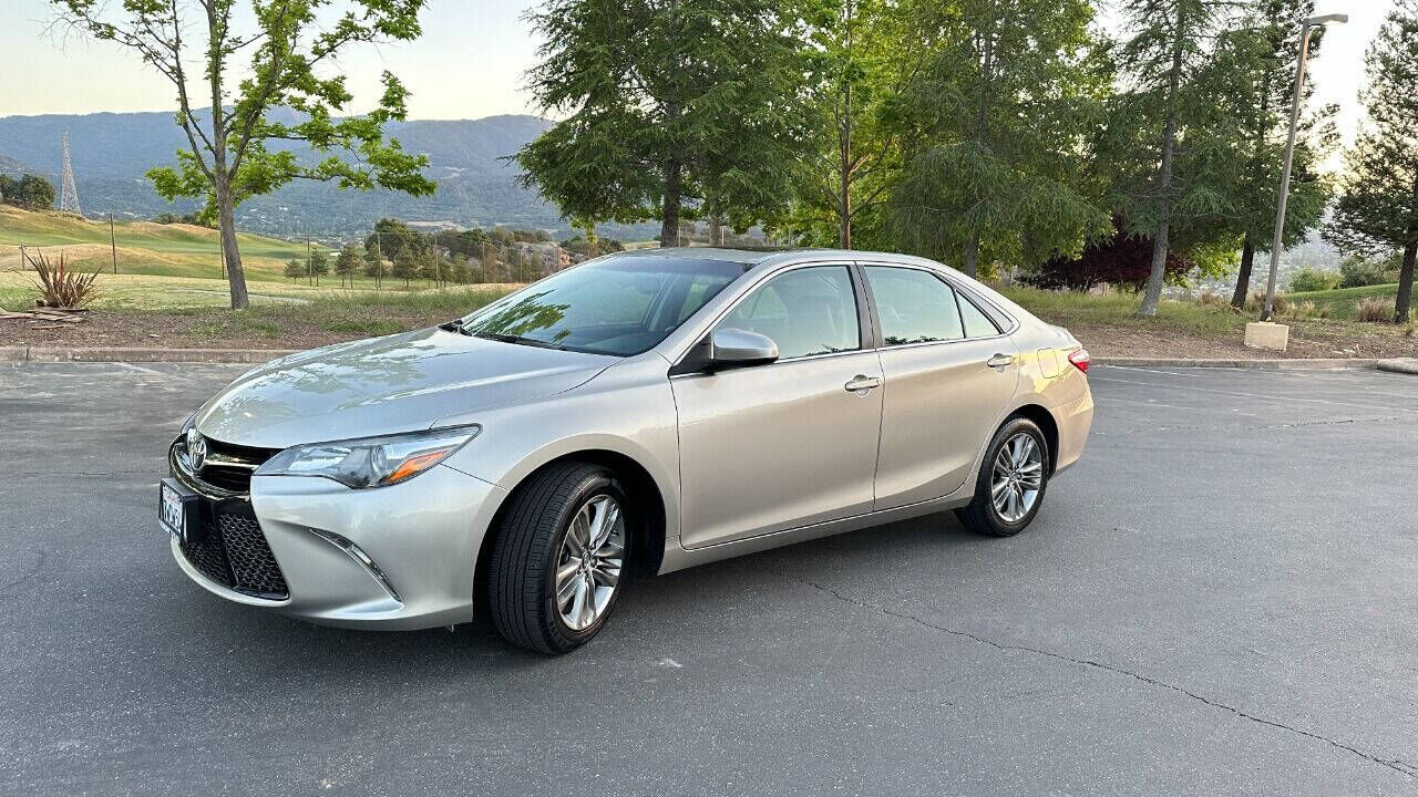 2017 TOYOTA Camry