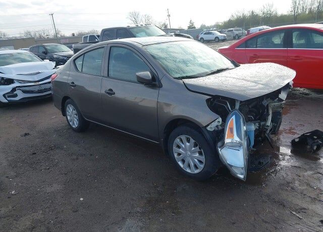 2016 NISSAN Versa