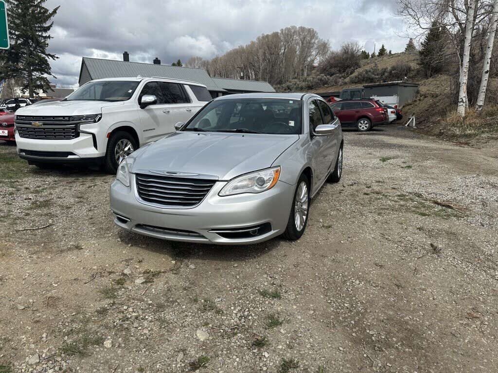 2011 CHRYSLER 200