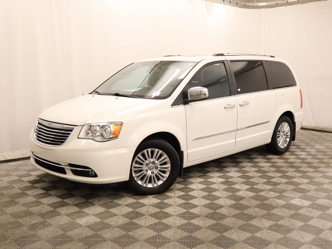 2012 CHRYSLER Town and Country