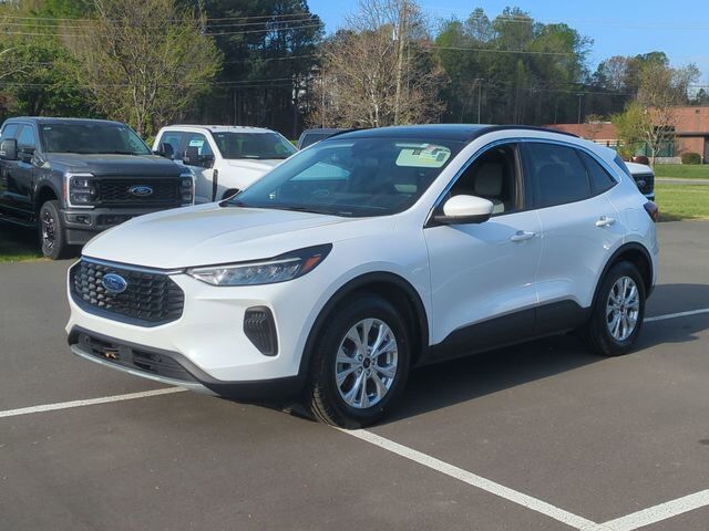 2024 FORD Escape