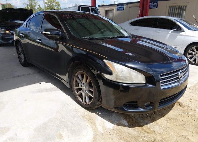2011 NISSAN Maxima