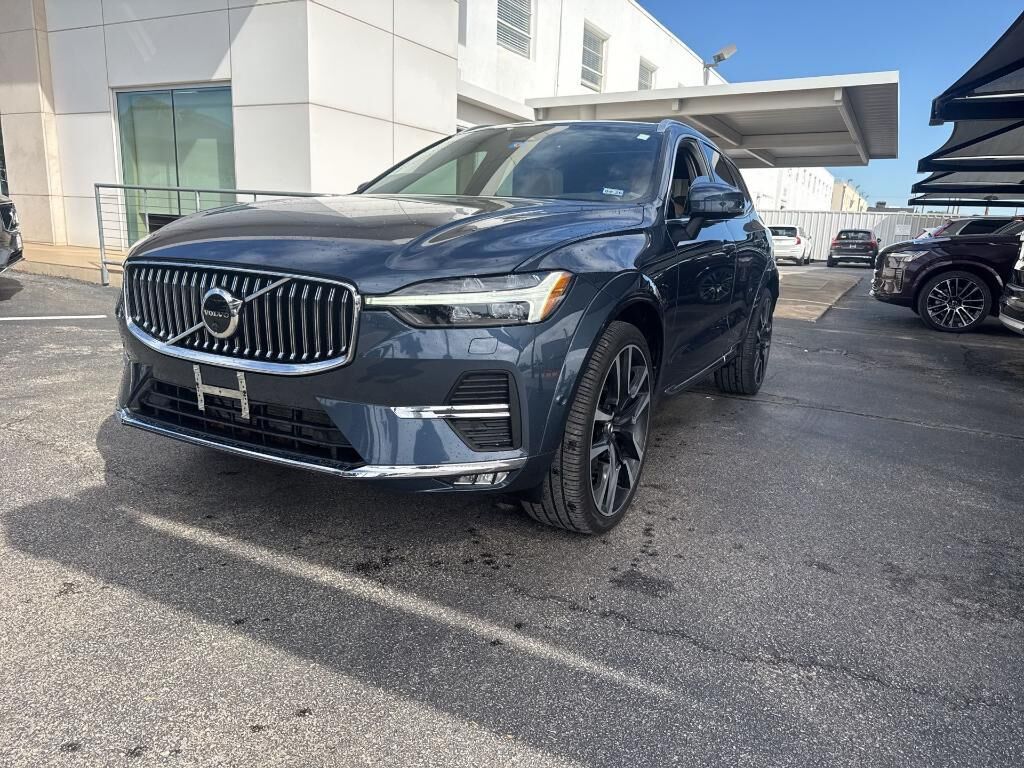 2023 VOLVO XC60