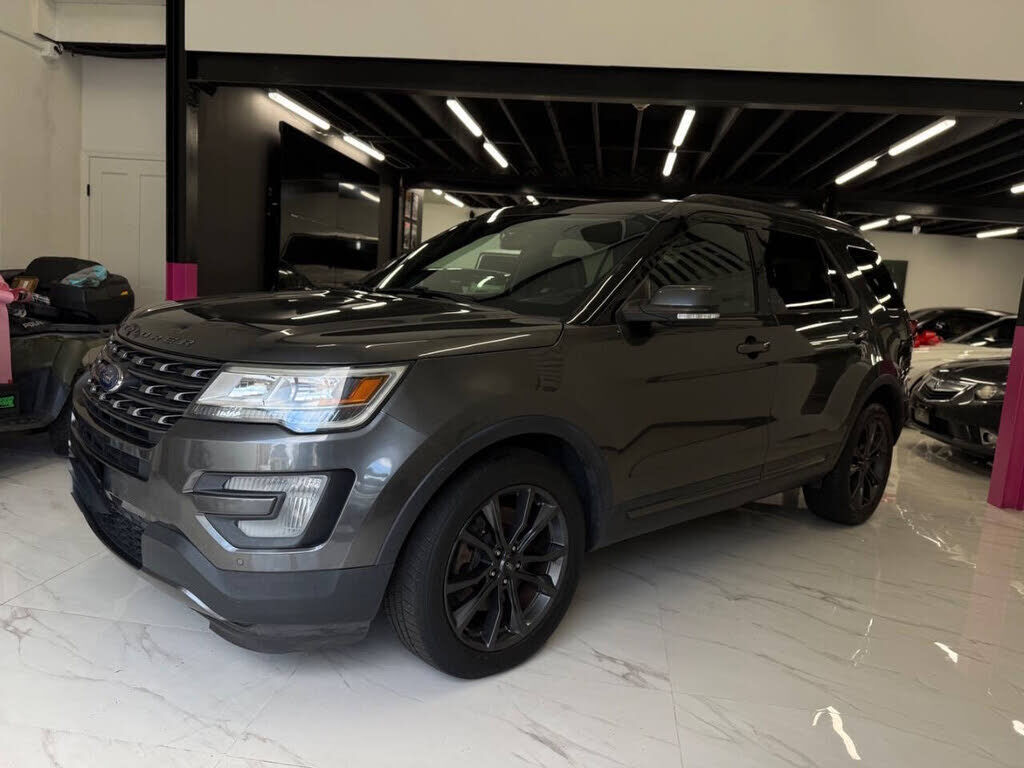 2017 FORD Explorer