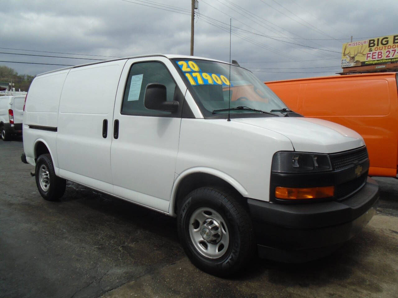 2020 CHEVROLET Express