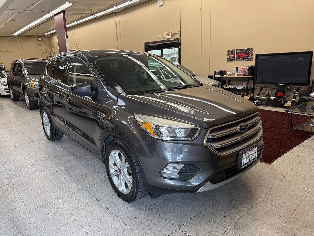 2017 FORD Escape