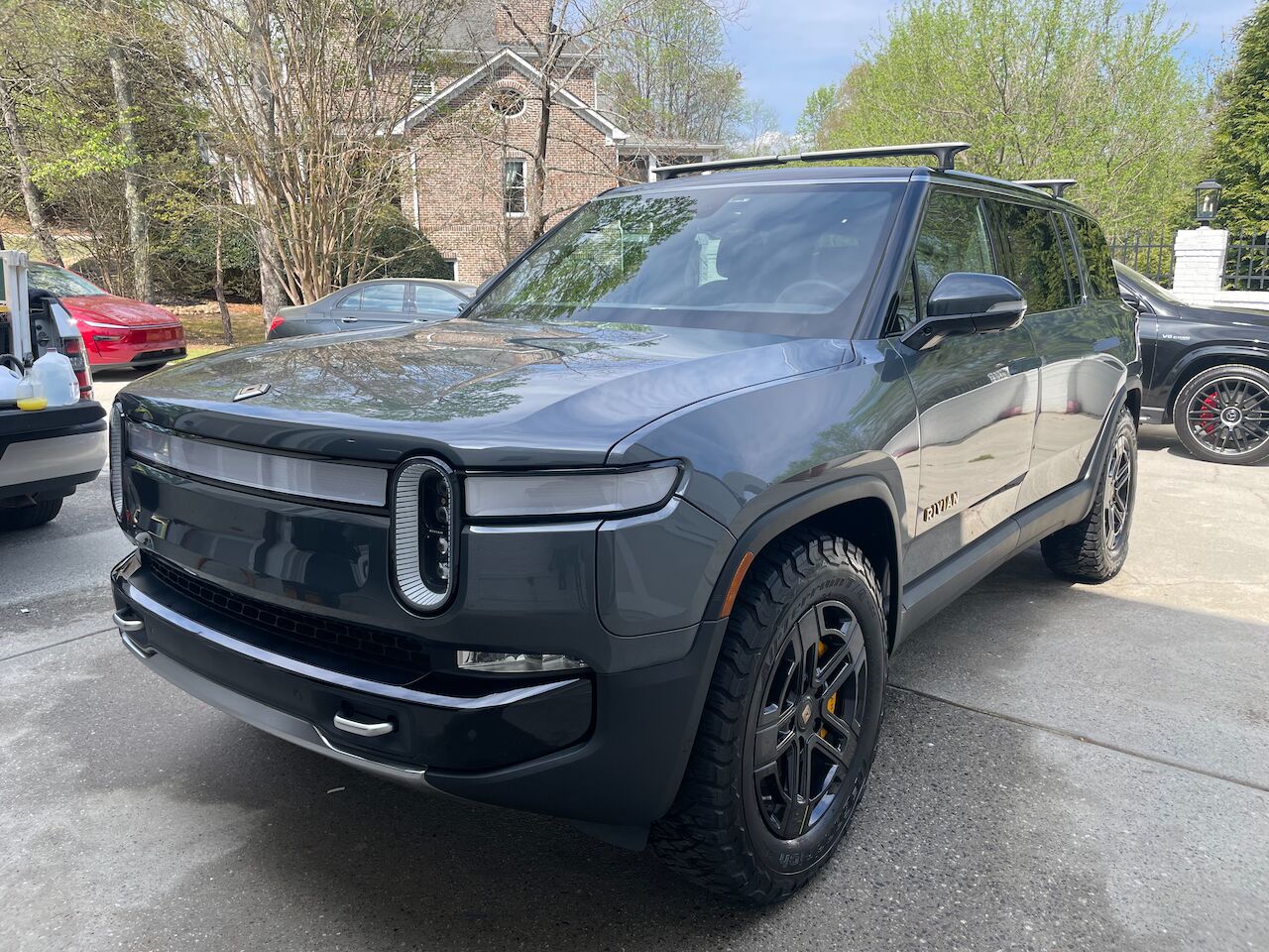 2022 RIVIAN R1S
