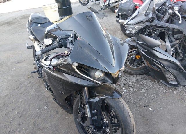 2011 YAMAHA YZF
