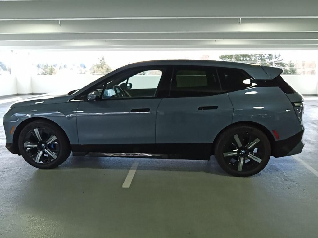 2023 BMW ix
