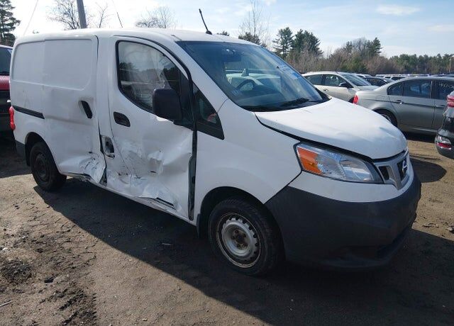 2015 NISSAN NV200