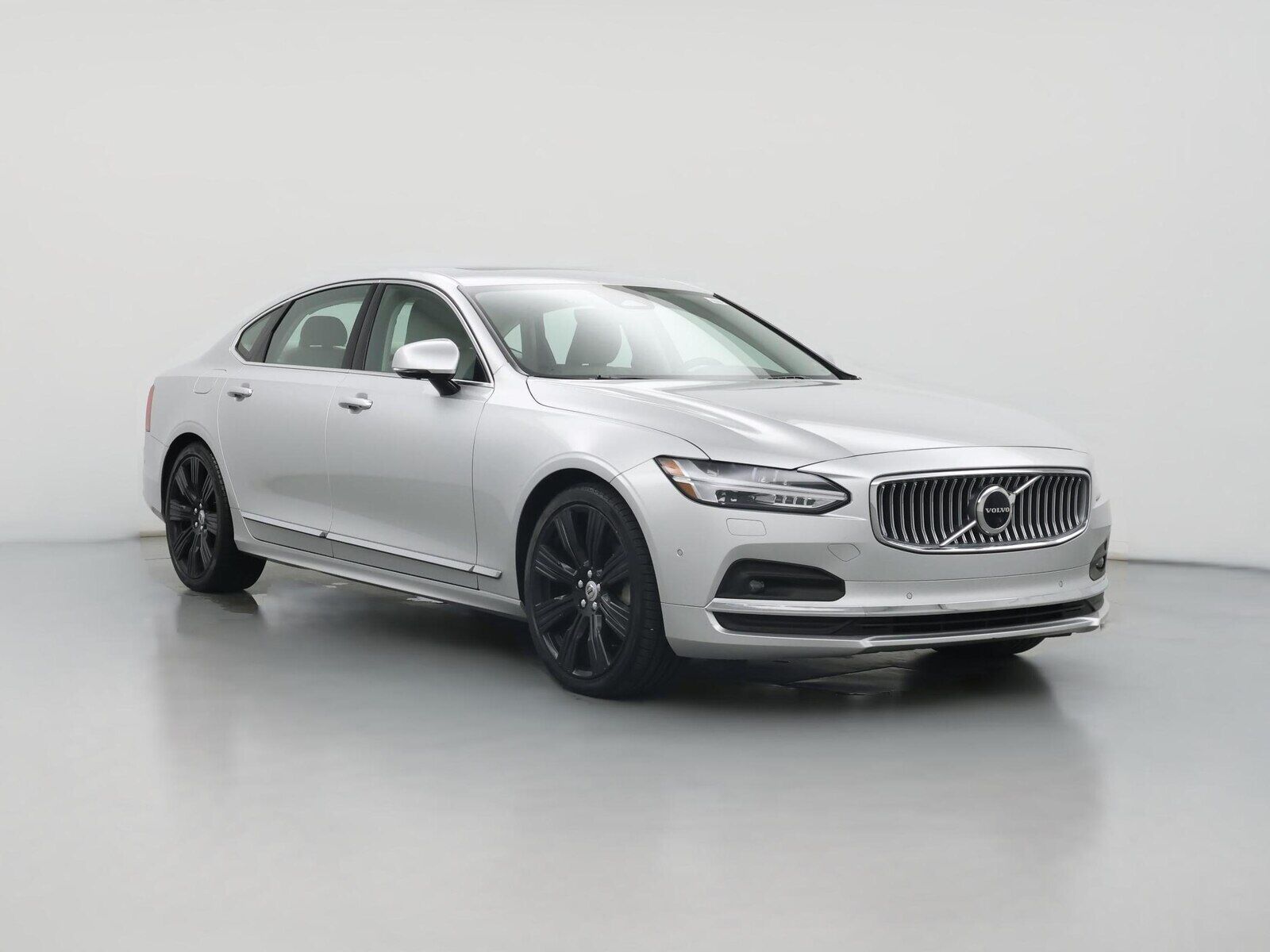 2022 VOLVO S90