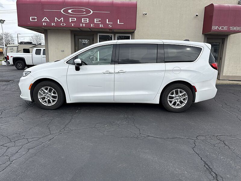 2023 CHRYSLER Pacifica