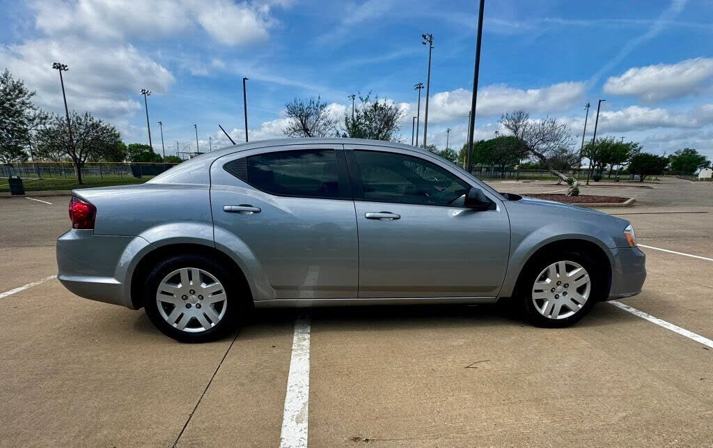 2014 DODGE Avenger