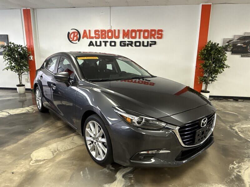 2017 MAZDA Mazda3