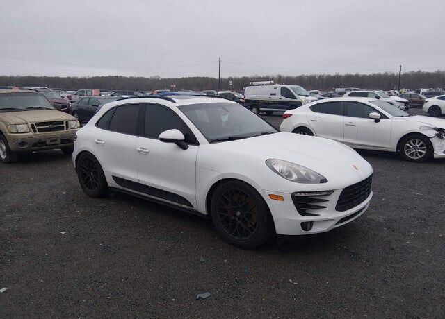 2015 PORSCHE Macan