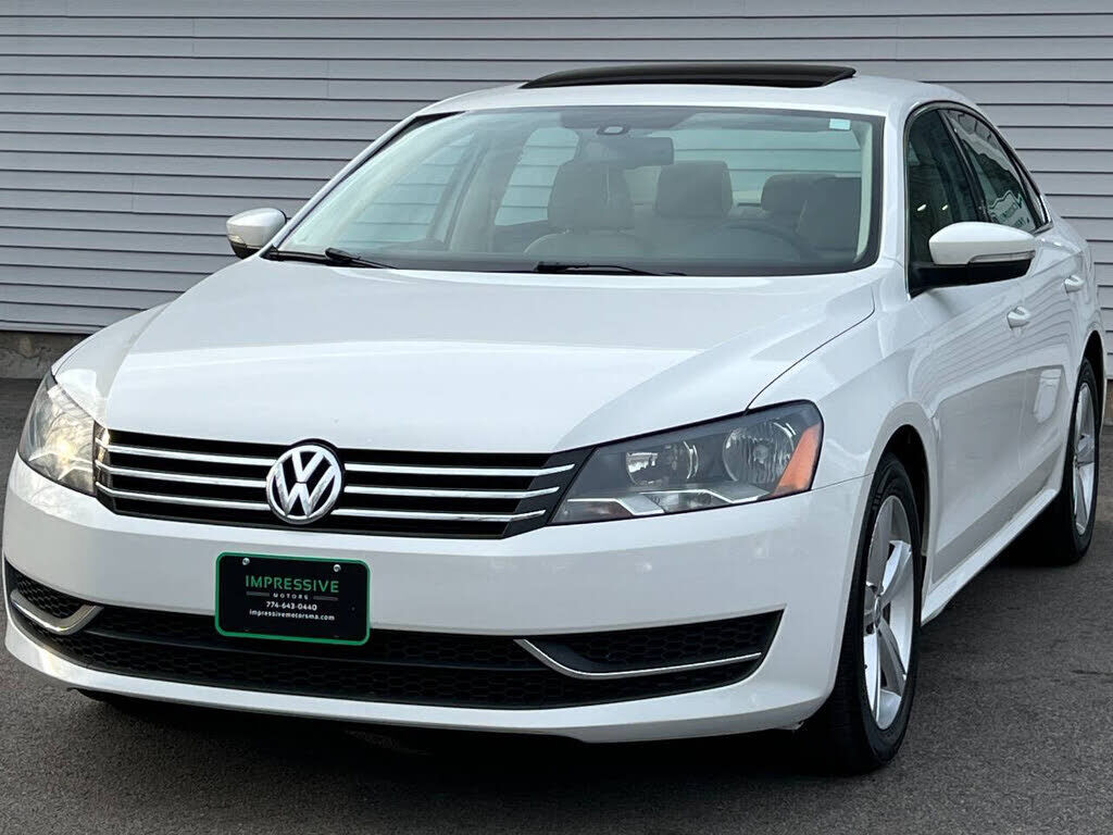 2013 VOLKSWAGEN Passat