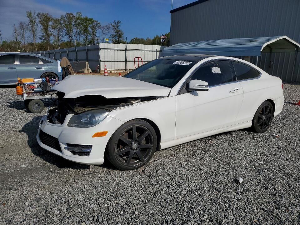 2015 MERCEDES-BENZ C-Class