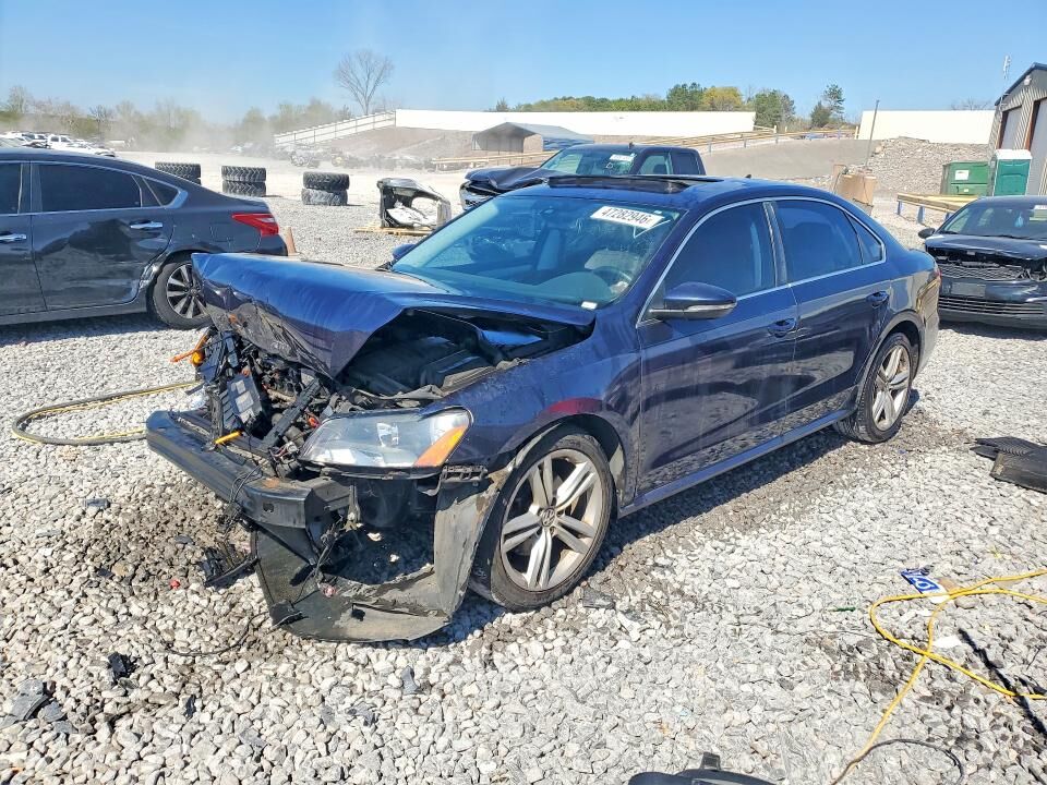 2012 VOLKSWAGEN Passat