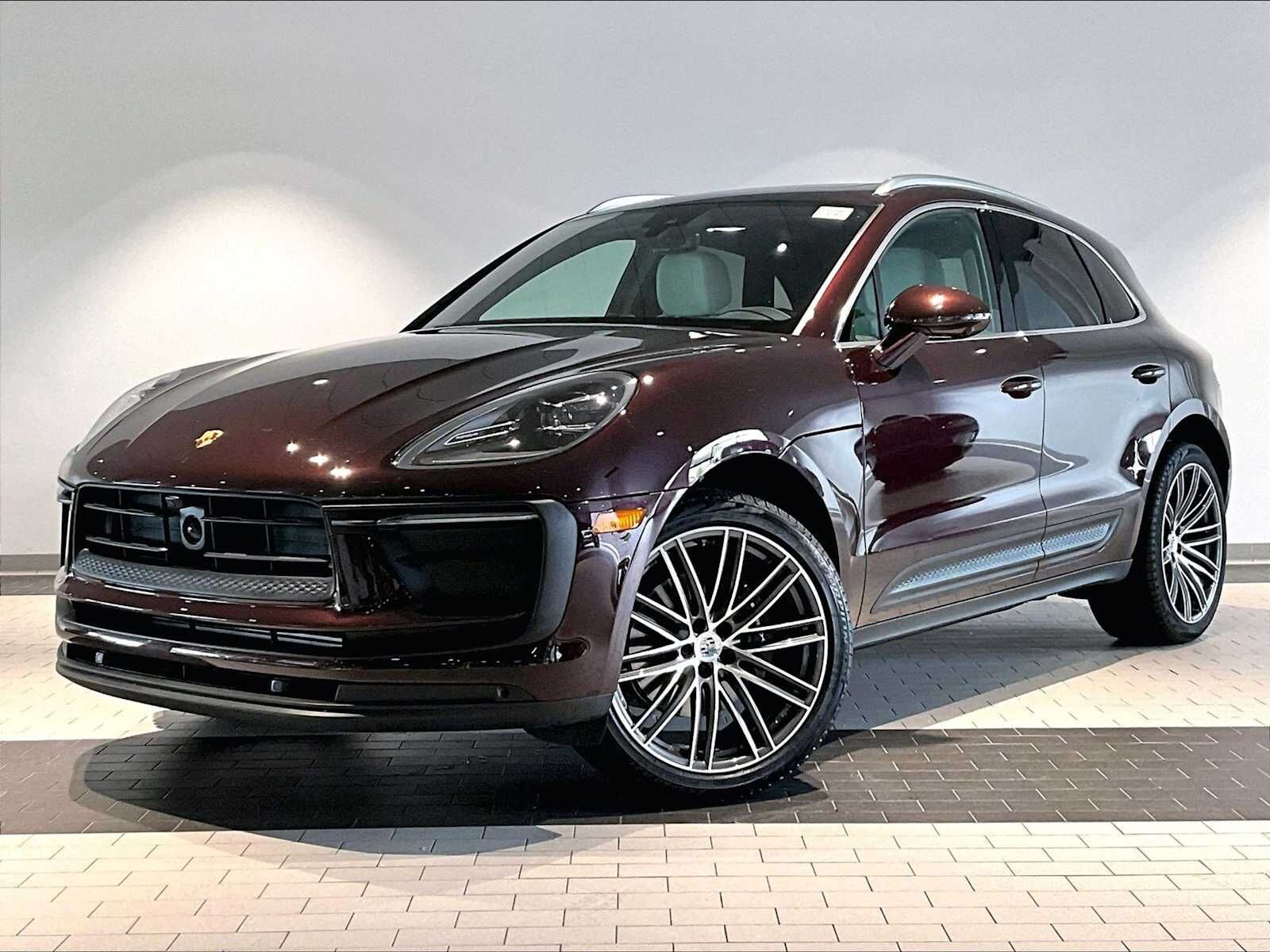 2025 PORSCHE Macan