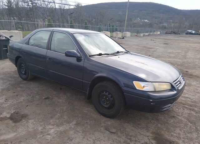 1999 TOYOTA Camry