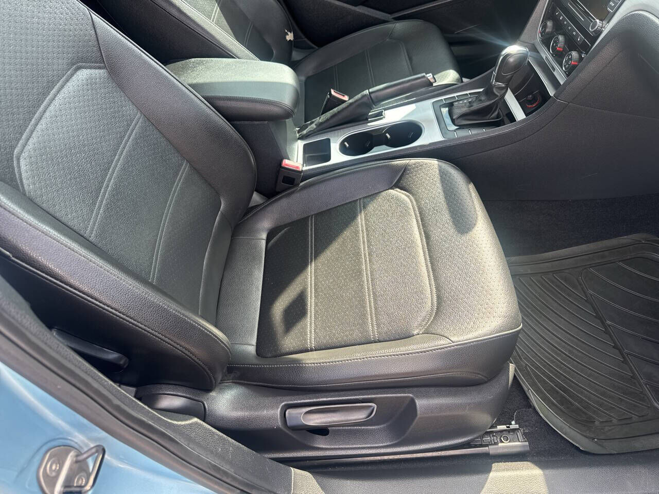 2013 VOLKSWAGEN Passat