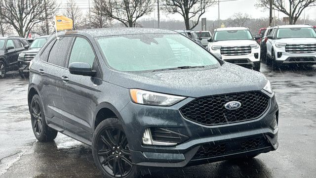 2023 FORD Edge