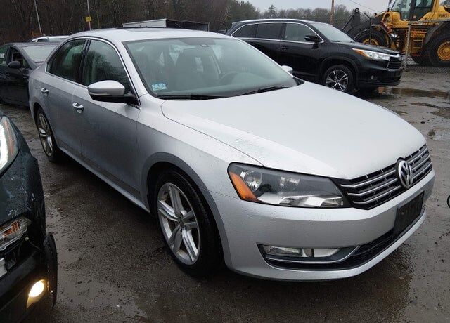 2014 VOLKSWAGEN Passat