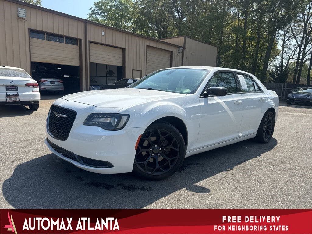 2019 CHRYSLER 300