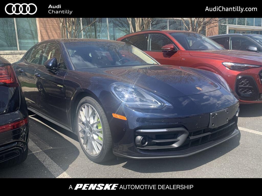 2022 PORSCHE Panamera