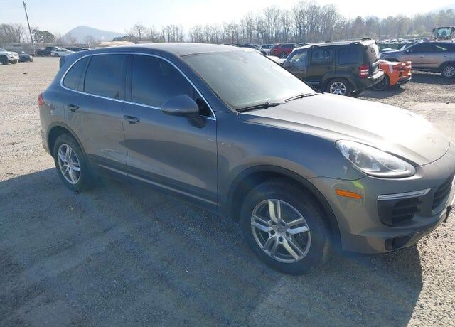 2017 PORSCHE Cayenne