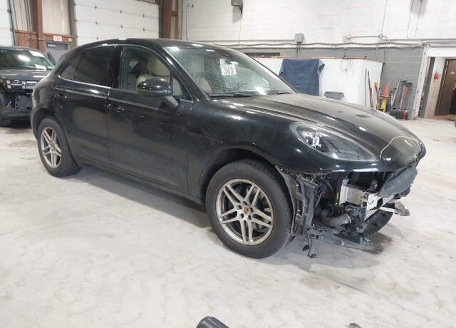 2019 PORSCHE Macan